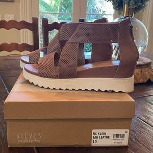 STEVEN NC-KLEIN tan leather wedge sandal size 10
